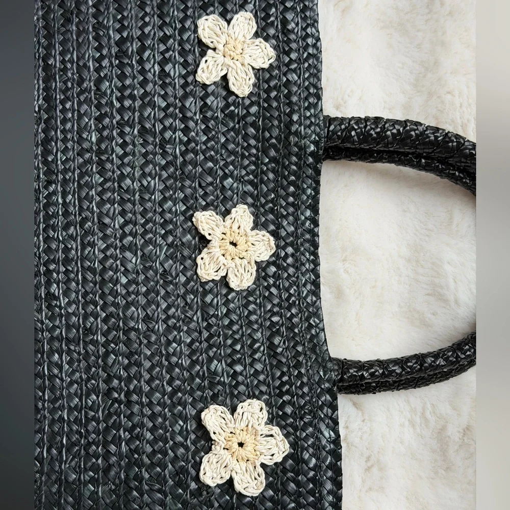 Black Woven Straw Tote Bag with Crochet Floral Accents - Picture 3 of 12